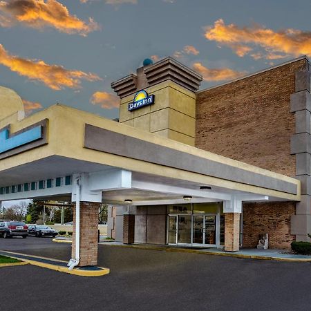 Days Inn By Wyndham Livonia Canton Detroit Dış mekan fotoğraf