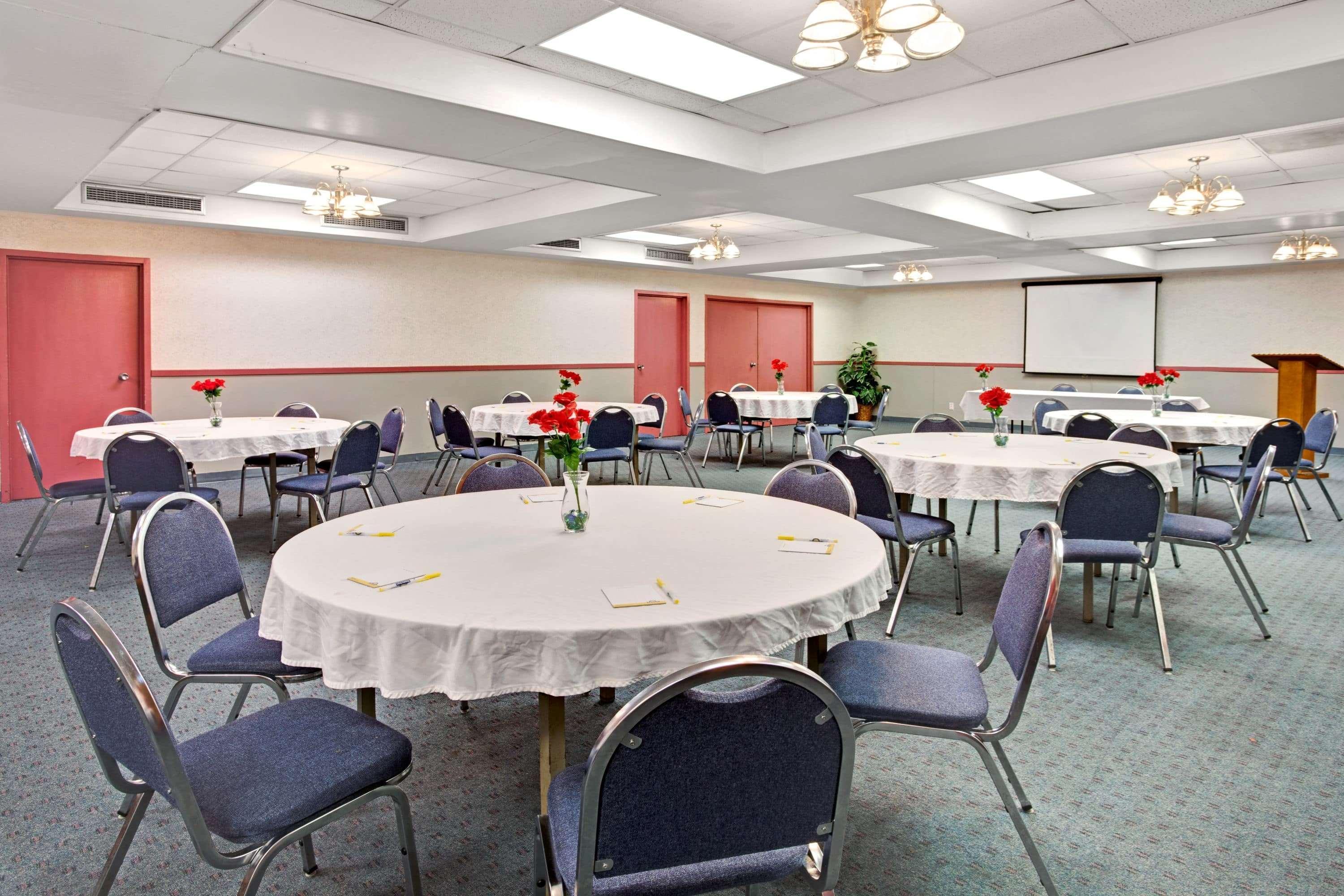 Days Inn By Wyndham Livonia Canton Detroit Dış mekan fotoğraf