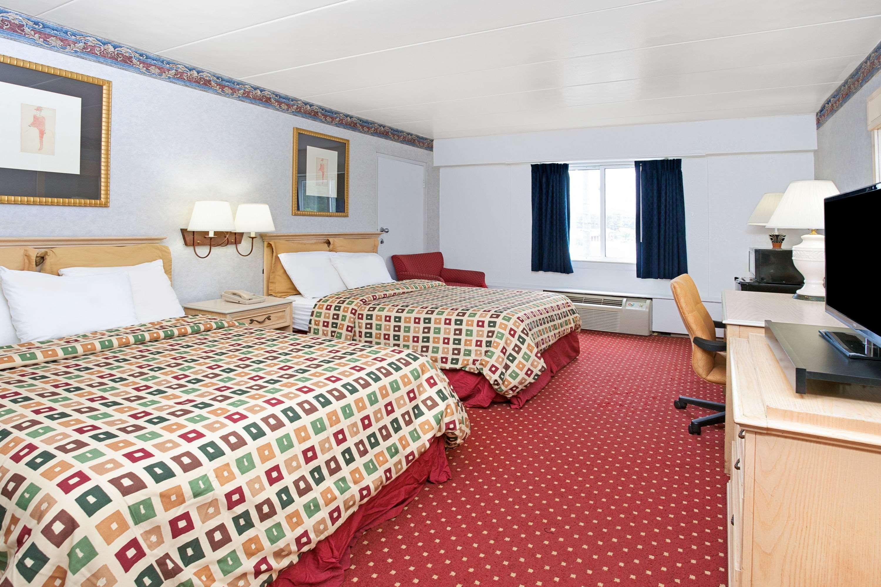 Days Inn By Wyndham Livonia Canton Detroit Dış mekan fotoğraf