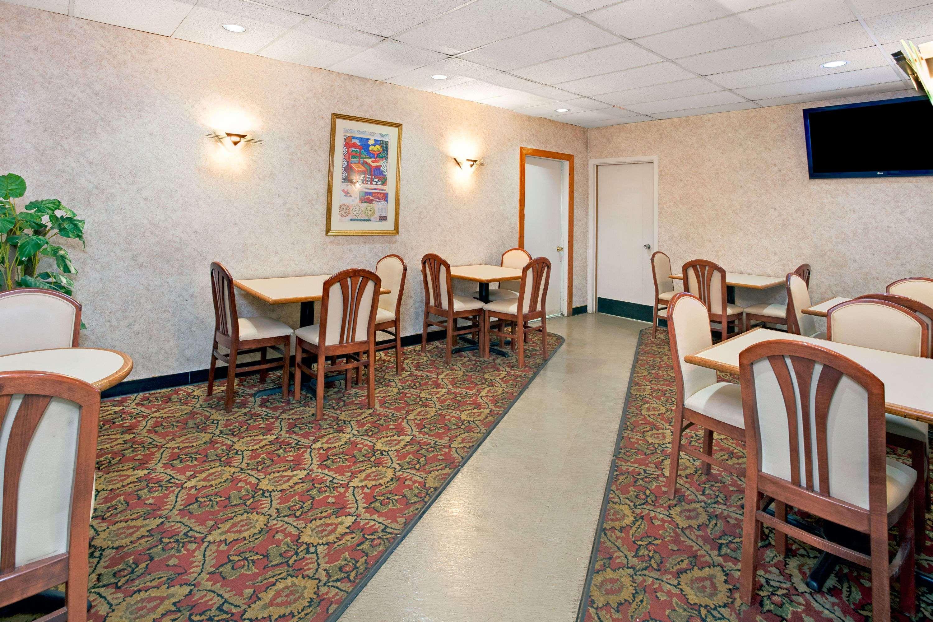 Days Inn By Wyndham Livonia Canton Detroit Dış mekan fotoğraf