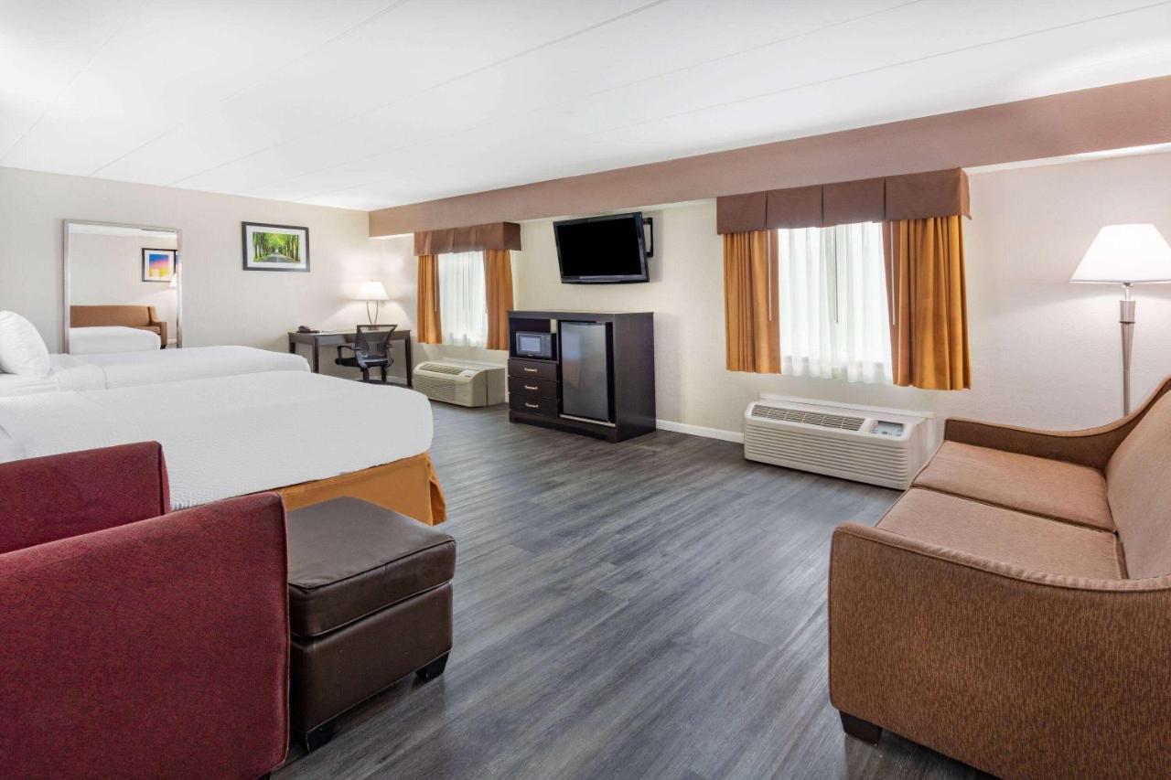 Days Inn By Wyndham Livonia Canton Detroit Dış mekan fotoğraf