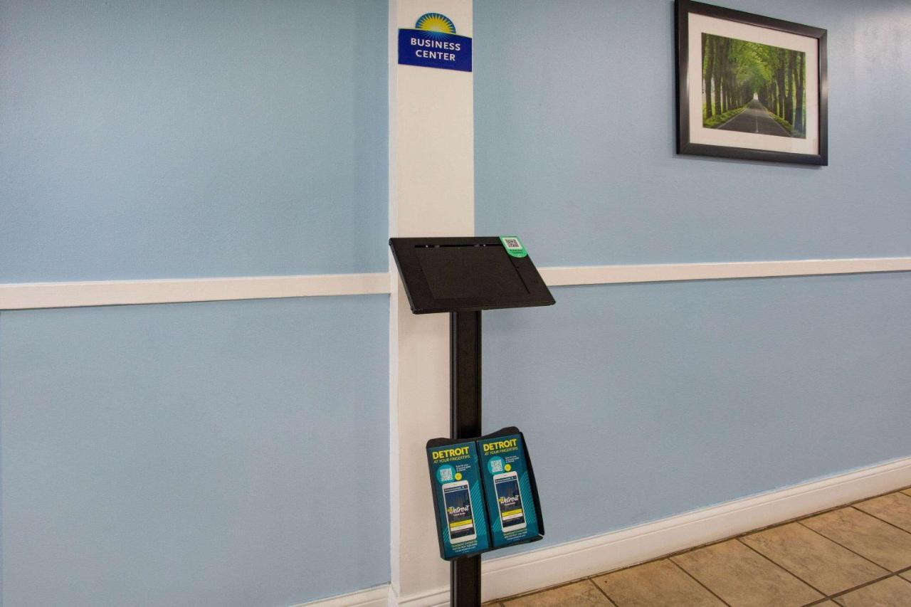 Days Inn By Wyndham Livonia Canton Detroit Dış mekan fotoğraf