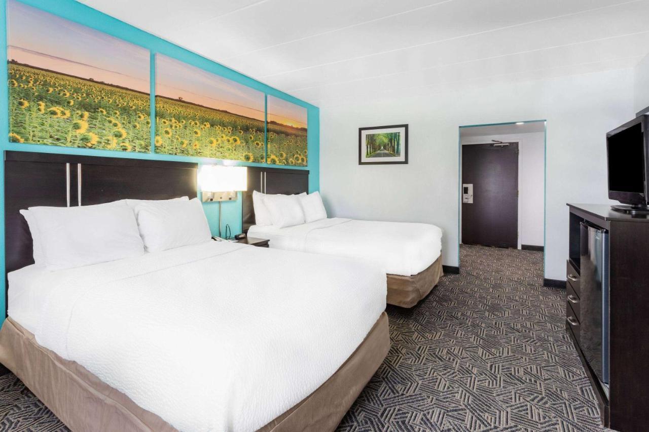 Days Inn By Wyndham Livonia Canton Detroit Dış mekan fotoğraf