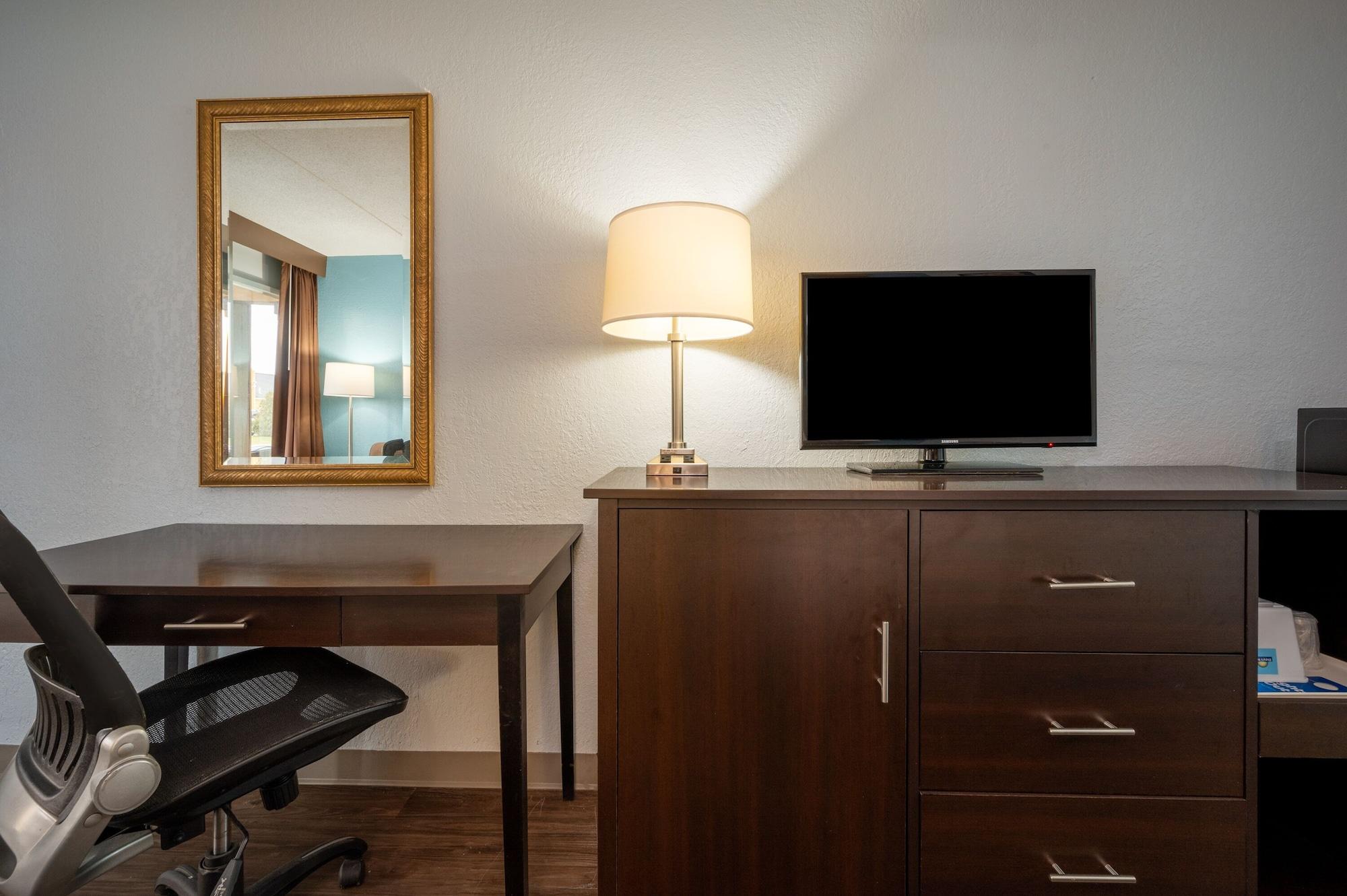 Days Inn By Wyndham Livonia Canton Detroit Dış mekan fotoğraf