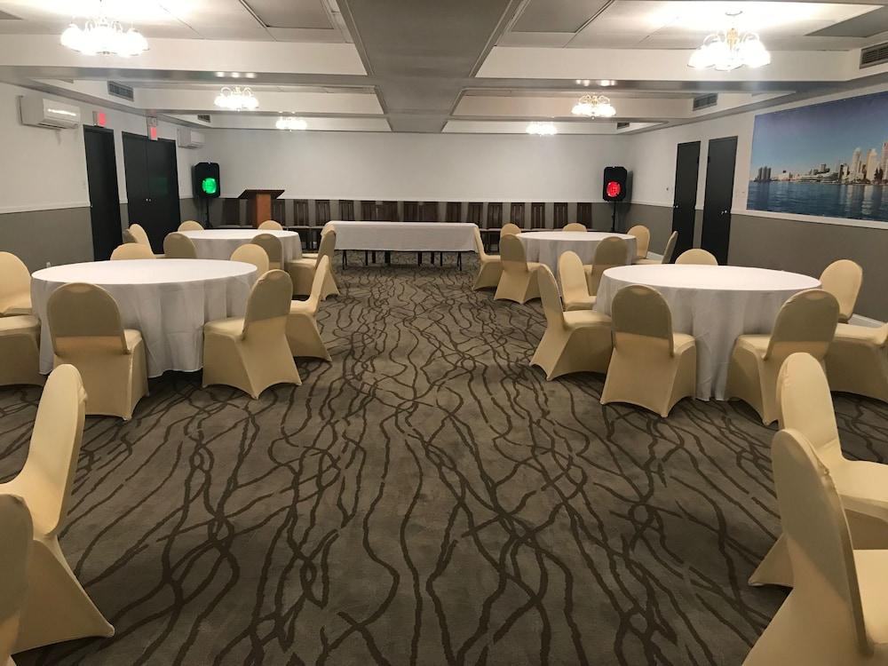 Days Inn By Wyndham Livonia Canton Detroit Dış mekan fotoğraf